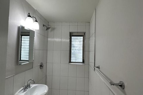 Apartamento en alquiler en Fort Lauderdale, Florida, 2 dormitorios № 1208734 - foto 1