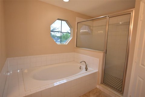 House in Kissimmee, Florida 4 bedrooms, 264.49 sq.m. № 2207049 - photo 17
