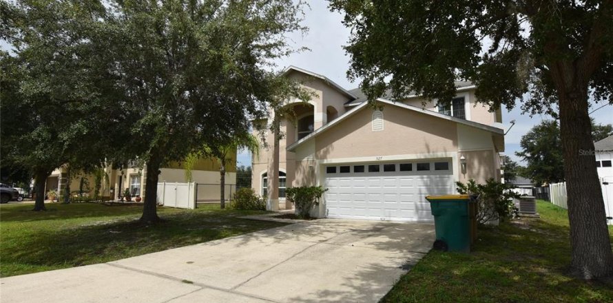 House in Kissimmee, Florida 4 bedrooms, 264.49 sq.m. № 2207049