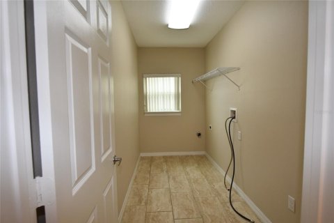 House in Kissimmee, Florida 4 bedrooms, 264.49 sq.m. № 2207049 - photo 8