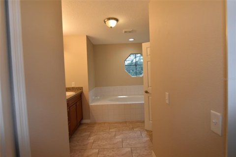 House in Kissimmee, Florida 4 bedrooms, 264.49 sq.m. № 2207049 - photo 15