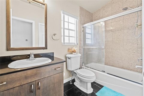 Купить таунхаус в Кеннет-Сити, Флорида 6 комнат, 149.85м2, № 1845178 - фото 23
