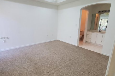 Villa ou maison à louer à Cutler Bay, Floride: 2 chambres, 105.82 m2 № 1946736 - photo 9