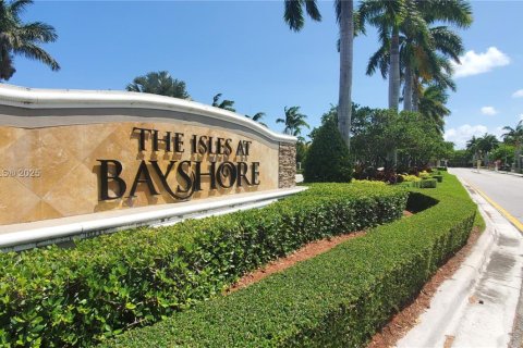 Villa ou maison à louer à Cutler Bay, Floride: 2 chambres, 105.82 m2 № 1946736 - photo 1