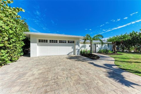 Villa ou maison à louer à Sarasota, Floride: 4 chambres, 217.95 m2 № 2166033 - photo 2