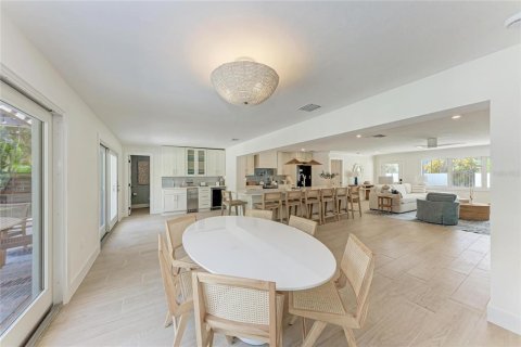 Villa ou maison à louer à Sarasota, Floride: 4 chambres, 217.95 m2 № 2166033 - photo 19