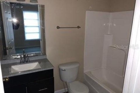 Condominio en alquiler en Gainesville, Florida, 2 dormitorios, 74.32 m2 № 2113493 - foto 7