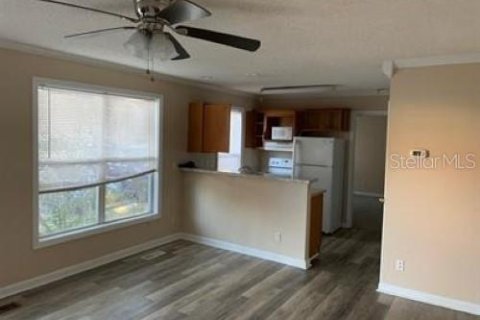 Condominio en alquiler en Gainesville, Florida, 2 dormitorios, 74.32 m2 № 2113493 - foto 2