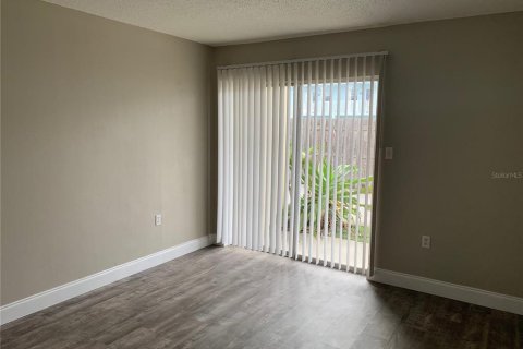 Apartamento en alquiler en Titusville, Florida, 2 dormitorios, 60.39 m2 № 1913067 - foto 11