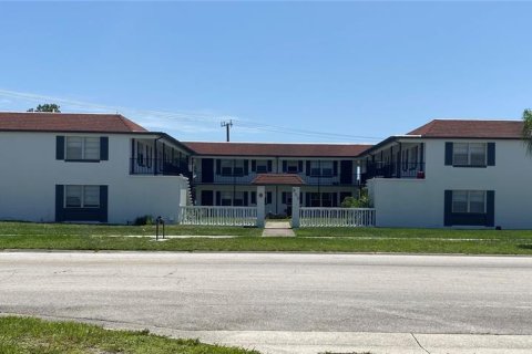 Apartamento en alquiler en Titusville, Florida, 2 dormitorios, 60.39 m2 № 1913067 - foto 1