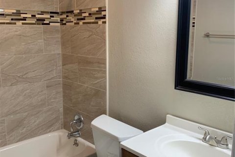 Apartamento en alquiler en Titusville, Florida, 2 dormitorios, 60.39 m2 № 1913067 - foto 8