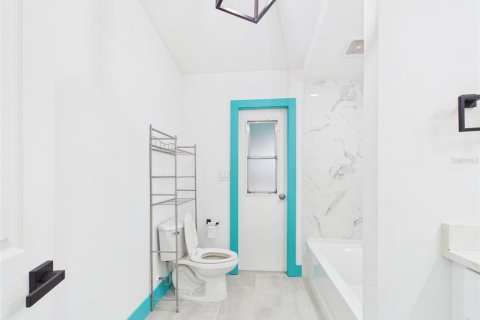 Villa ou maison à vendre à Port Charlotte, Floride: 3 chambres, 125.98 m2 № 2224332 - photo 30