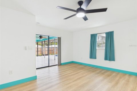 Villa ou maison à vendre à Port Charlotte, Floride: 3 chambres, 125.98 m2 № 2224332 - photo 25