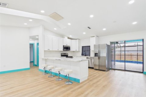 Villa ou maison à vendre à Port Charlotte, Floride: 3 chambres, 125.98 m2 № 2224332 - photo 5