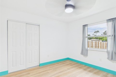 Villa ou maison à vendre à Port Charlotte, Floride: 3 chambres, 125.98 m2 № 2224332 - photo 13
