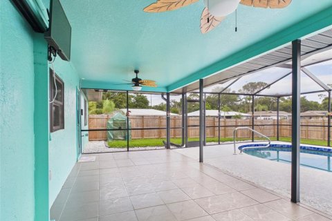 Villa ou maison à vendre à Port Charlotte, Floride: 3 chambres, 125.98 m2 № 2224332 - photo 21