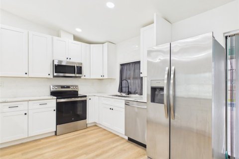 Villa ou maison à vendre à Port Charlotte, Floride: 3 chambres, 125.98 m2 № 2224332 - photo 8