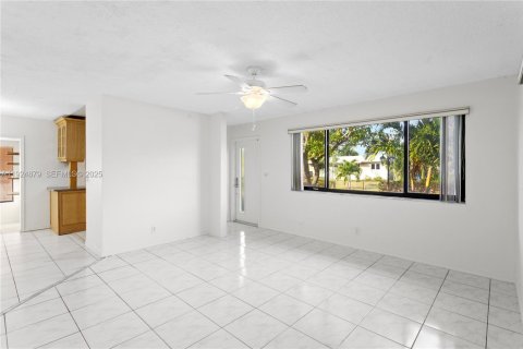 Villa ou maison à vendre à Fort Lauderdale, Floride: 4 chambres, 159.33 m2 № 1983724 - photo 7