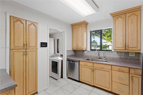 Villa ou maison à vendre à Fort Lauderdale, Floride: 4 chambres, 159.33 m2 № 1983724 - photo 16