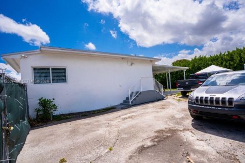 Villa ou maison à vendre à Hialeah, Floride: 3 chambres, 151.24 m2 № 2154491 - photo 22