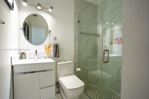 Villa ou maison à vendre à Hialeah, Floride: 3 chambres, 151.24 m2 № 2154491 - photo 17