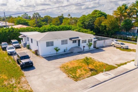 Villa ou maison à vendre à Hialeah, Floride: 3 chambres, 151.24 m2 № 2154491 - photo 3