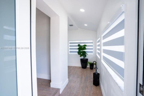 Villa ou maison à vendre à Hialeah, Floride: 3 chambres, 151.24 m2 № 2154491 - photo 12