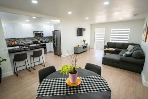 Villa ou maison à vendre à Hialeah, Floride: 3 chambres, 151.24 m2 № 2154491 - photo 11