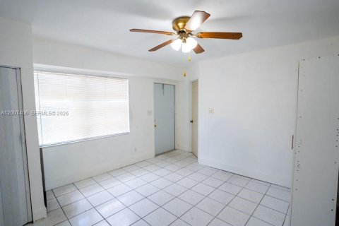 Villa ou maison à vendre à Hialeah, Floride: 3 chambres, 151.24 m2 № 2154491 - photo 16