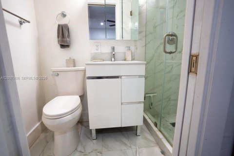 Villa ou maison à vendre à Hialeah, Floride: 3 chambres, 151.24 m2 № 2154491 - photo 18
