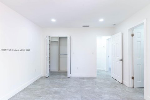 Condo in Miami, Florida, 2 bedrooms  № 1952611 - photo 24