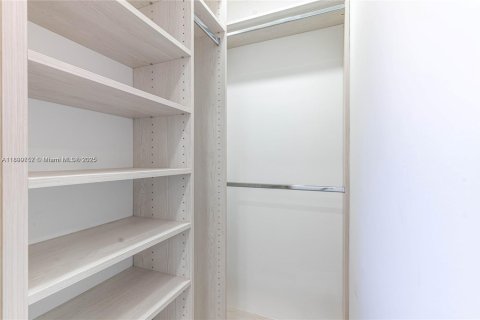 Condo in Miami, Florida, 2 bedrooms  № 1952611 - photo 20