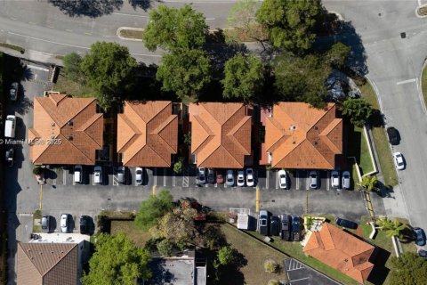 Condo in Miami, Florida, 2 bedrooms  № 1952611 - photo 30