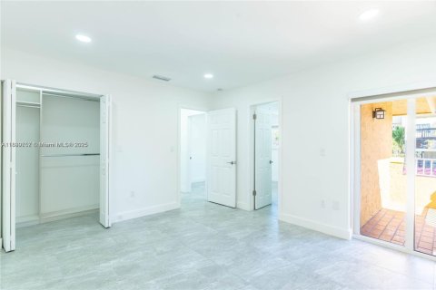 Condo in Miami, Florida, 2 bedrooms  № 1952611 - photo 23