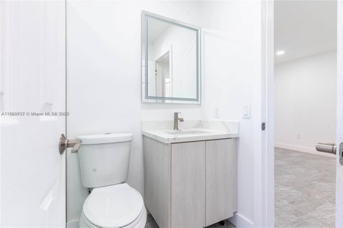 Condo in Miami, Florida, 2 bedrooms  № 1952611 - photo 15