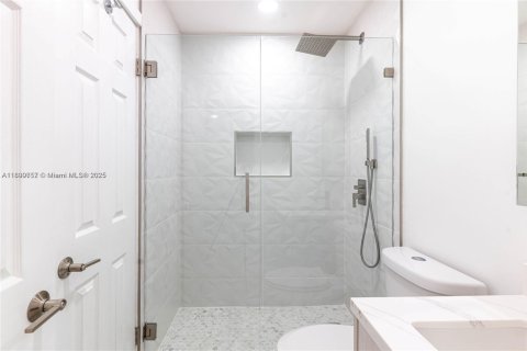 Condo in Miami, Florida, 2 bedrooms  № 1952611 - photo 16
