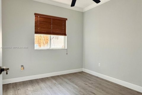 Condominio en venta en Hialeah, Florida, 2 dormitorios, 82.03 m2 № 2029861 - foto 15