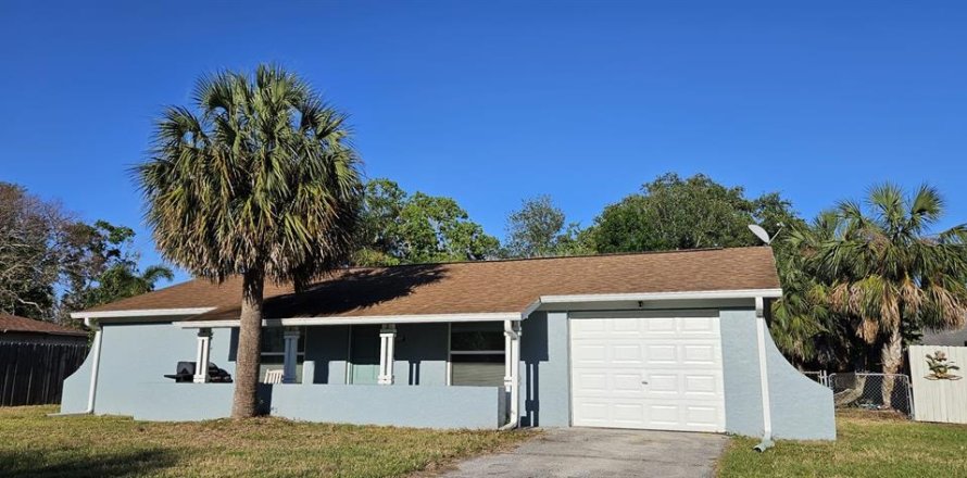 House in Tarpon Springs, Florida 3 bedrooms, 103.86 sq.m. № 1632369