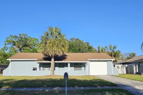 House in Tarpon Springs, Florida 3 bedrooms, 103.86 sq.m. № 1632369 - photo 4
