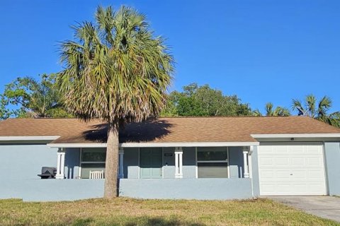 House in Tarpon Springs, Florida 3 bedrooms, 103.86 sq.m. № 1632369 - photo 2