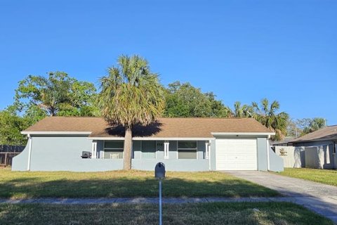 House in Tarpon Springs, Florida 3 bedrooms, 103.86 sq.m. № 1632369 - photo 5