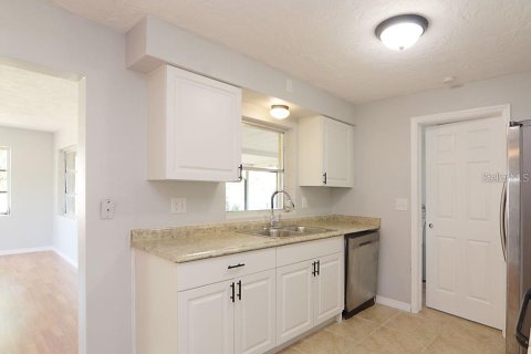 House in Beverly Hills, Florida 2 bedrooms, 112.23 sq.m. № 1631657 - photo 8