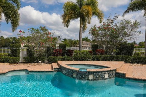 House in Weston, Florida 8 bedrooms, 526.57 sq.m. № 1834207 - photo 4