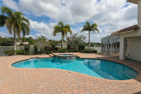 House in Weston, Florida 8 bedrooms, 526.57 sq.m. № 1834207 - photo 20
