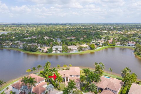 House in Weston, Florida 8 bedrooms, 526.57 sq.m. № 1834207 - photo 3