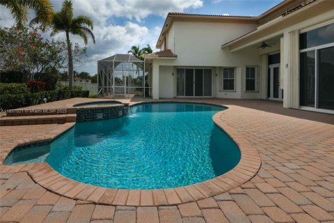 House in Weston, Florida 8 bedrooms, 526.57 sq.m. № 1834207 - photo 22