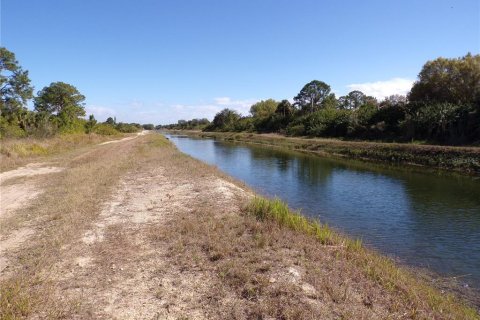 Land in Lehigh Acres, Florida № 2158977 - photo 11