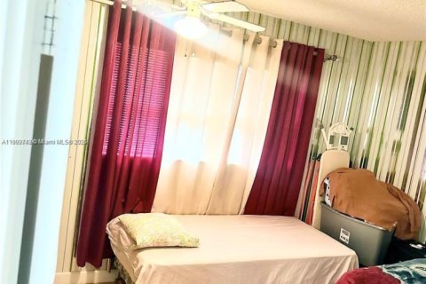 Condo in Lauderdale Lakes, Florida, 2 bedrooms  № 1980332 - photo 8