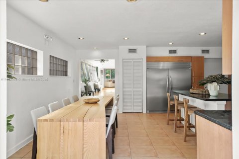 Casa en venta en Miami Shores, Florida, 4 dormitorios, 169.83 m2 № 1891259 - foto 14
