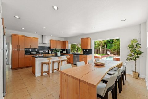 Casa en venta en Miami Shores, Florida, 4 dormitorios, 169.83 m2 № 1891259 - foto 15